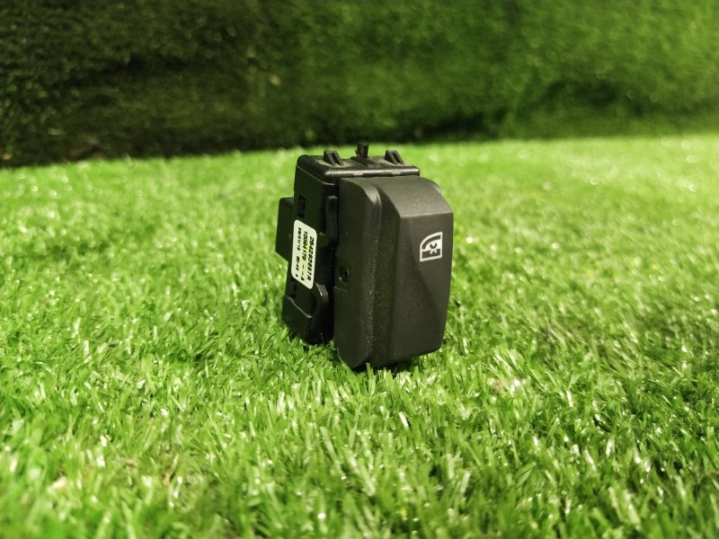 Кнопка блокировки стеклоподъёмников, 500 рублей, Красноярск