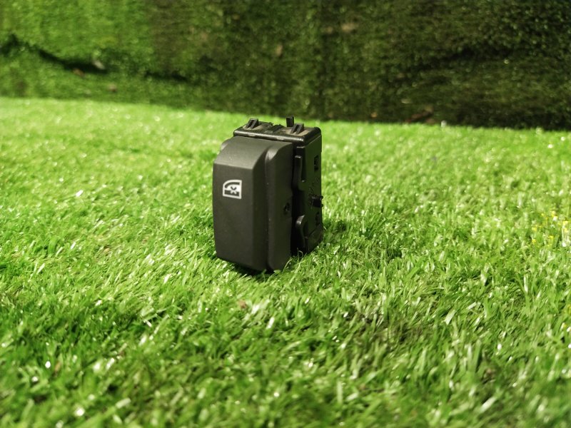 Кнопка блокировки стеклоподъёмников, 500 рублей, Красноярск