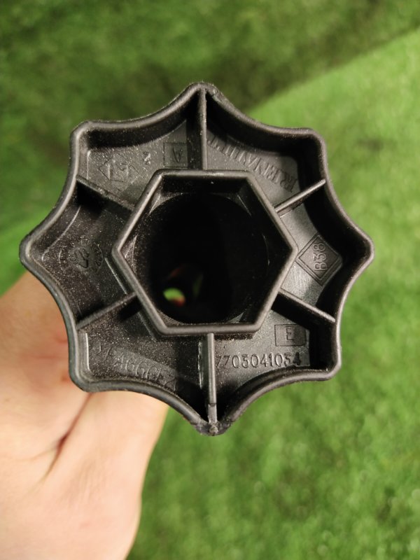 Болт крепления запасного колеса, 700 рублей, Красноярск