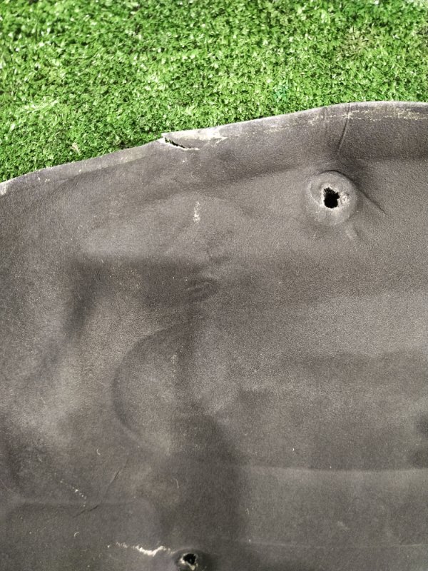 Изолятор капота, 2000 рублей, Красноярск