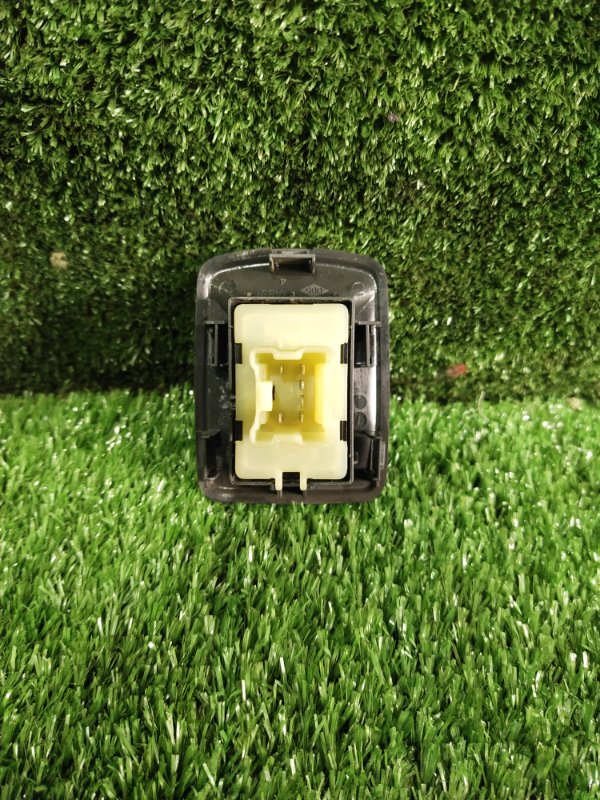 Кнопка стеклоподъемника, 500 рублей, Красноярск