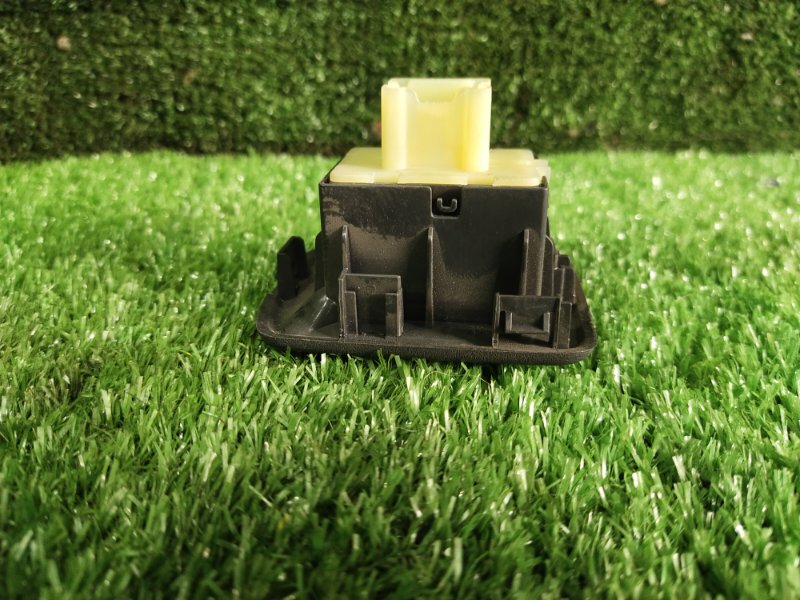 Кнопка стеклоподъемника, 500 рублей, Красноярск