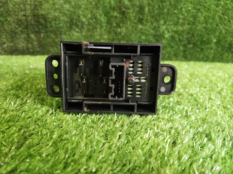 Кнопка стояночного тормоза, 1000 рублей, Красноярск