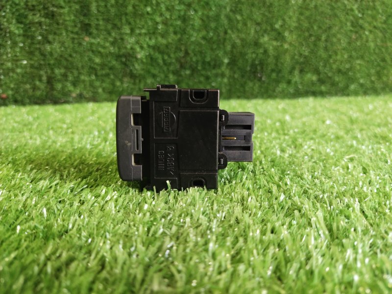 Кнопка антипробуксовочной системы, 500 рублей, Красноярск