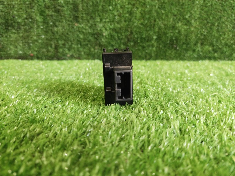 Кнопка антипробуксовочной системы, 500 рублей, Красноярск