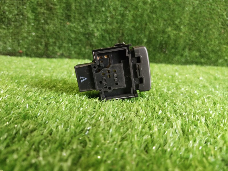 Кнопка антипробуксовочной системы, 500 рублей, Красноярск