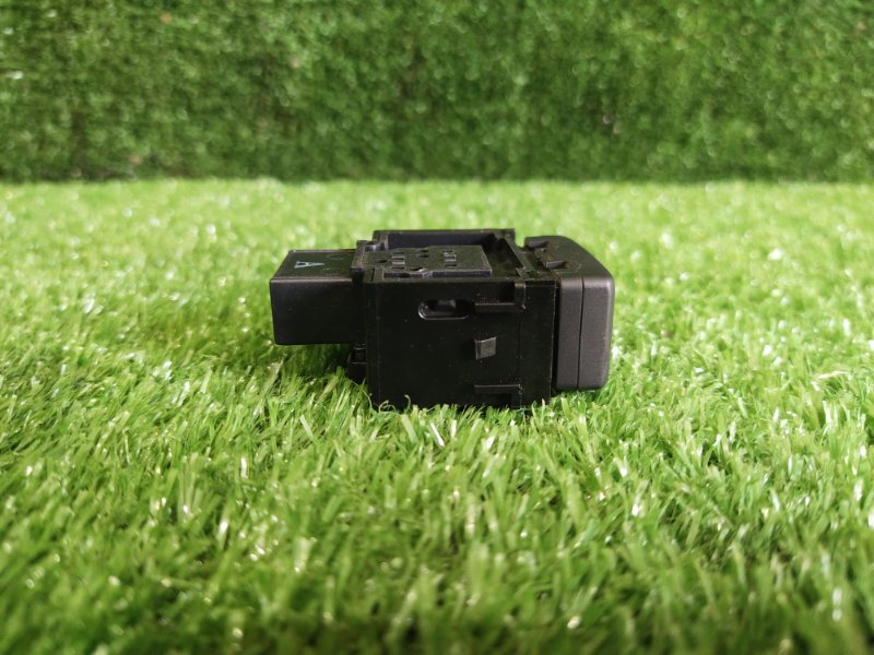 Кнопка антипробуксовочной системы, 500 рублей, Красноярск