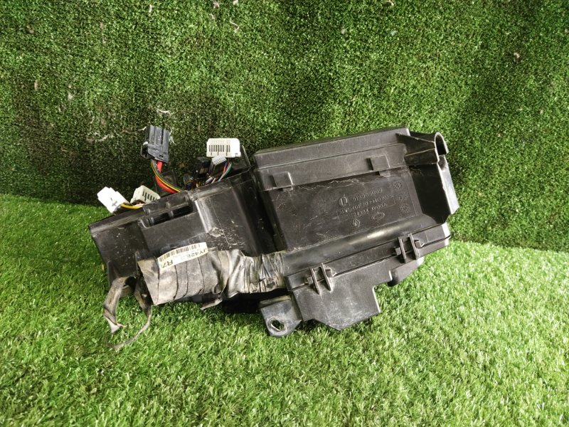 Блок предохранителей под капот, 2000 рублей, Красноярск