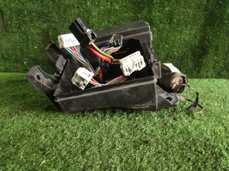 Блок предохранителей под капот, 2000 рублей, Красноярск