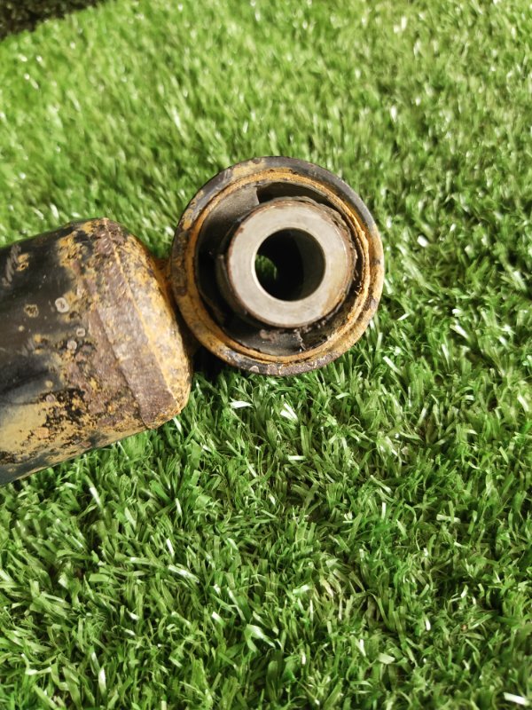 Амортизатор, 500 рублей, Красноярск