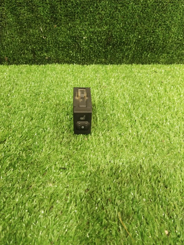 Кнопка обогрева сидений, 1000 рублей, Красноярск