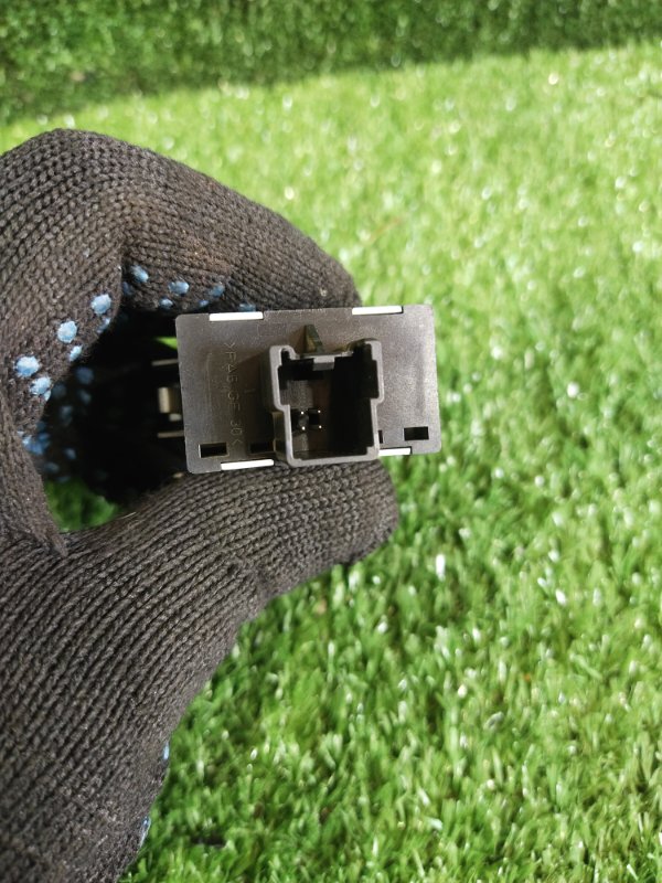 Кнопка обогрева сидений, 1000 рублей, Красноярск