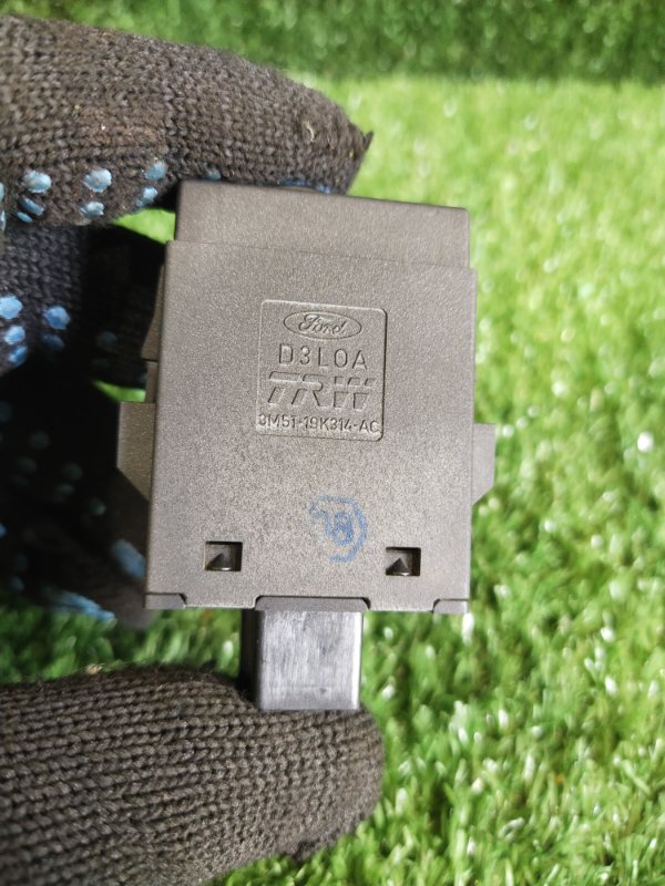 Кнопка обогрева сидений, 1000 рублей, Красноярск