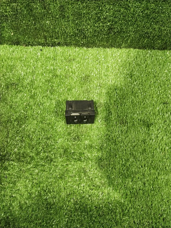 Кнопка обогрева сидений, 3000 рублей, Красноярск