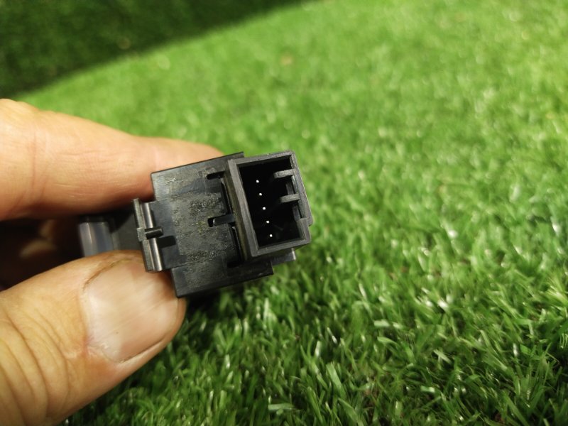 Кнопка стеклоподъемника, 500 рублей, Красноярск