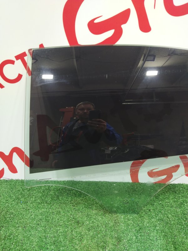 Стекло боковое, 1500 рублей, Красноярск