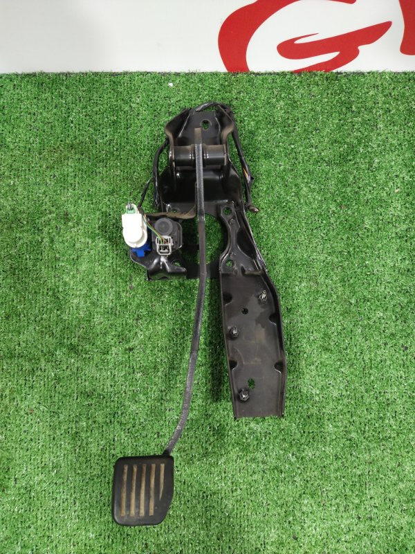 Педаль тормоза, 1000 рублей, Красноярск