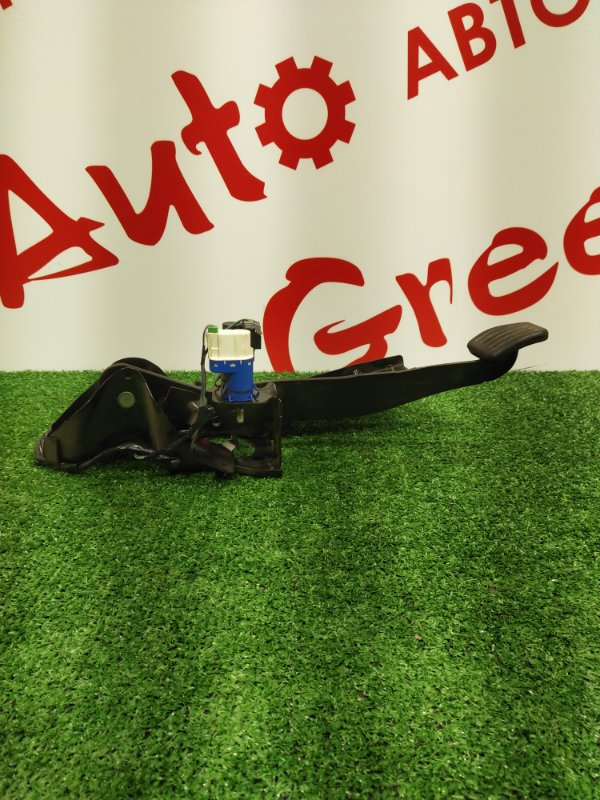 Педаль тормоза, 1000 рублей, Красноярск