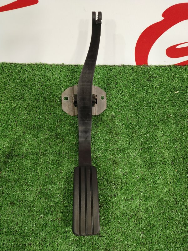 Педаль газа, 500 рублей, Красноярск