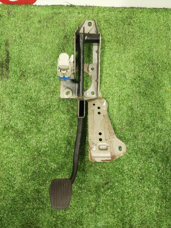 Педаль тормоза, 800 рублей, Красноярск