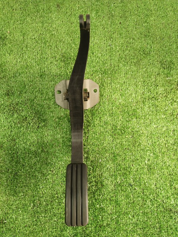 Педаль газа, 500 рублей, Красноярск