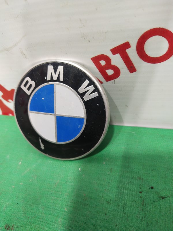 Эмблема, 300 рублей, Красноярск