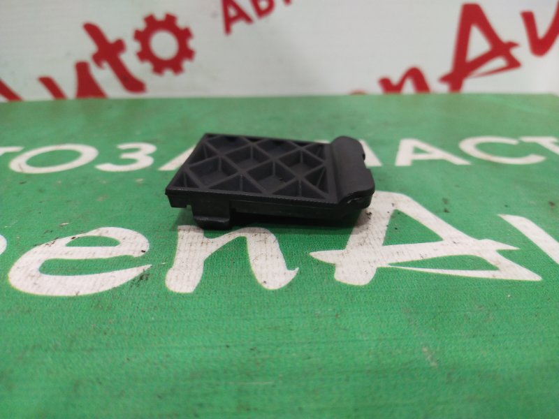 Заглушка буксировочного крюка, 100 рублей, Красноярск