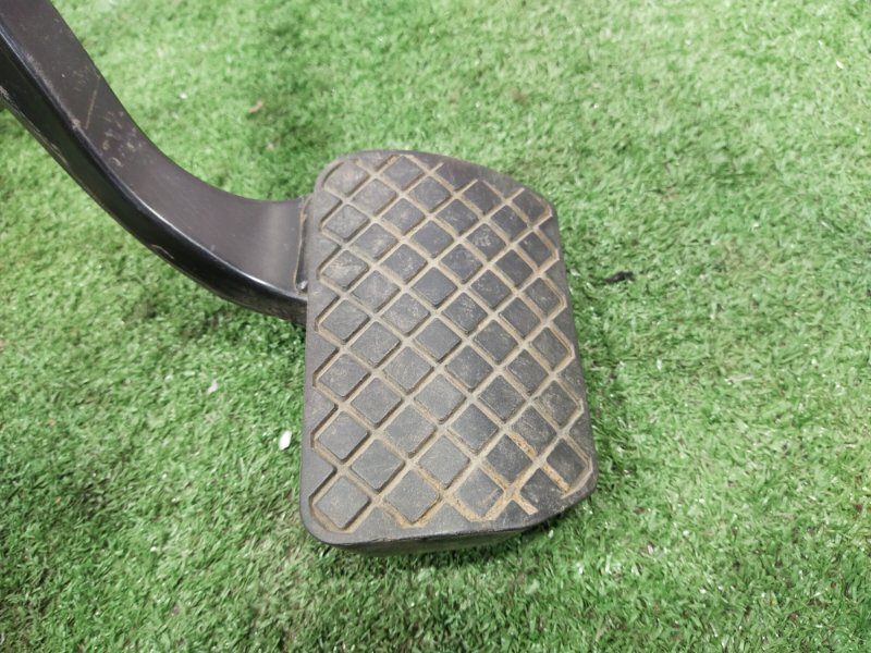 Педаль тормоза, 500 рублей, Красноярск