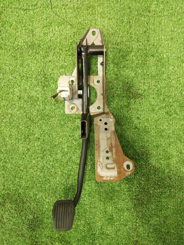 Педаль тормоза, 800 рублей, Красноярск