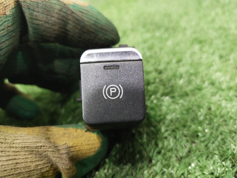 Кнопка стояночного тормоза, 1000 рублей, Красноярск