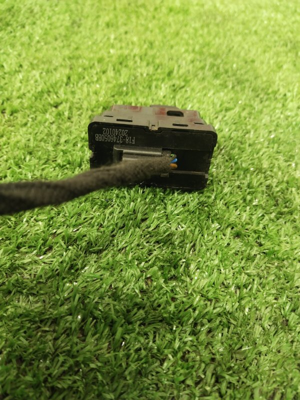 Кнопка стеклоподъемника, 500 рублей, Красноярск