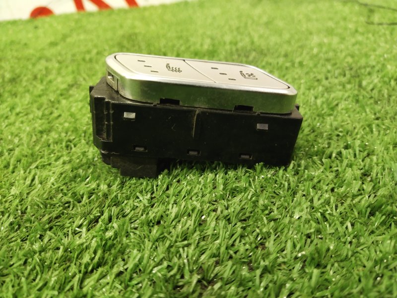 Кнопка обогрева сидений, 900 рублей, Красноярск