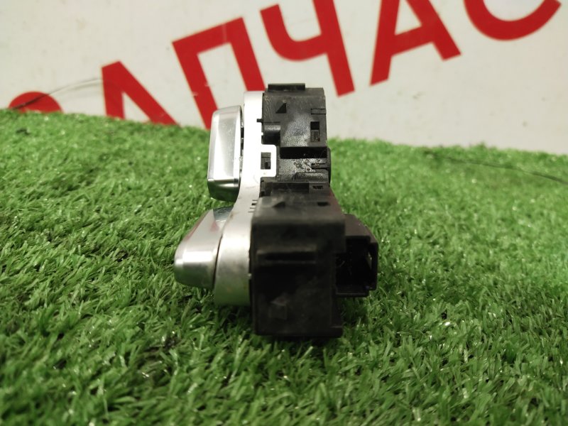 Кнопка регулировки сиденья, 2000 рублей, Красноярск