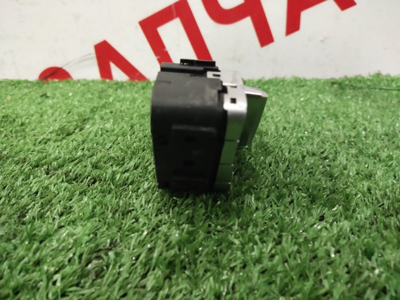 Кнопка регулировки сиденья, 2000 рублей, Красноярск