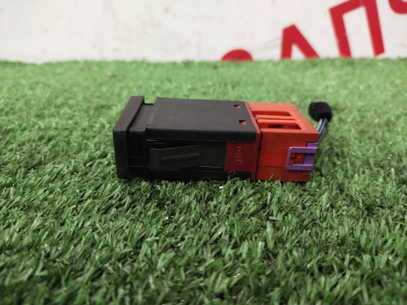 Кнопка антипробуксовочной системы, 500 рублей, Красноярск