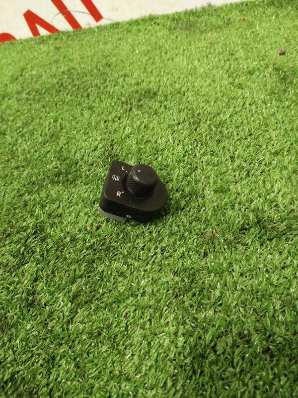 Блок управления зеркалами, 500 рублей, Красноярск