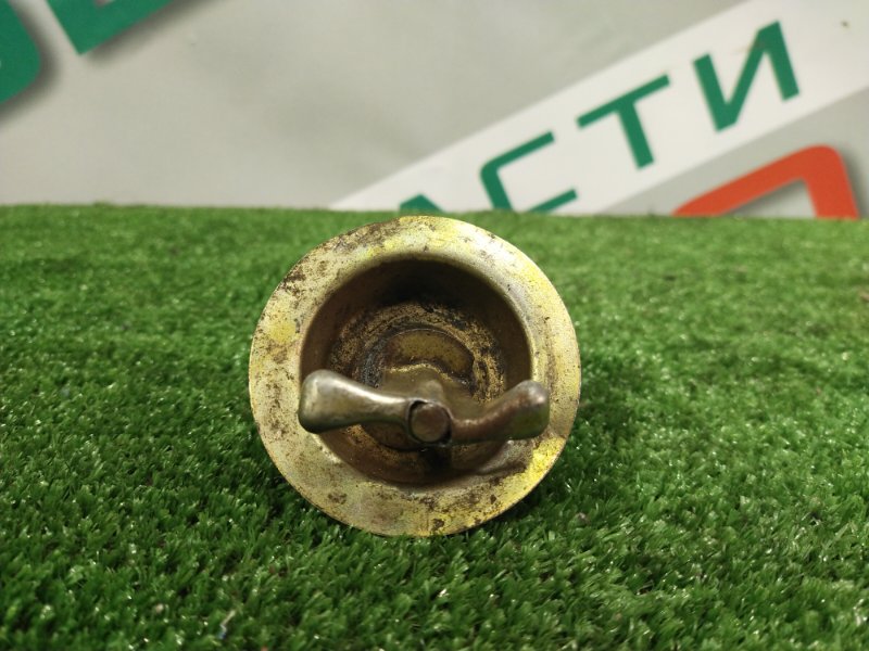 Болт крепления запасного колеса, 200 рублей, Красноярск