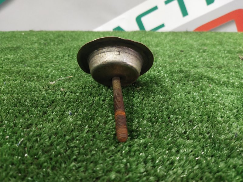 Болт крепления запасного колеса, 200 рублей, Красноярск