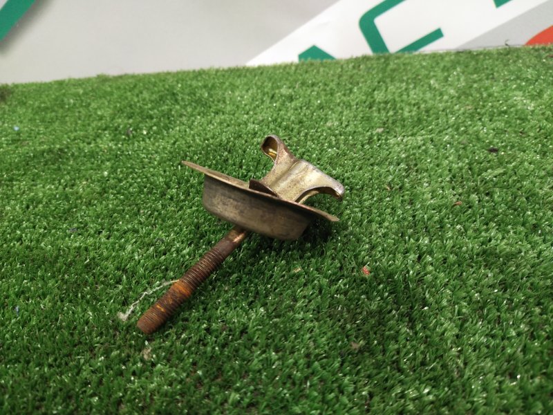 Болт крепления запасного колеса, 200 рублей, Красноярск