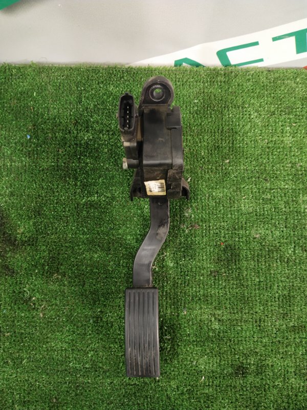 Педаль газа, 100 рублей, Красноярск