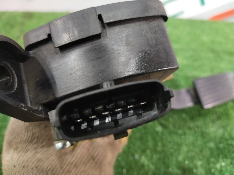 Педаль газа, 100 рублей, Красноярск