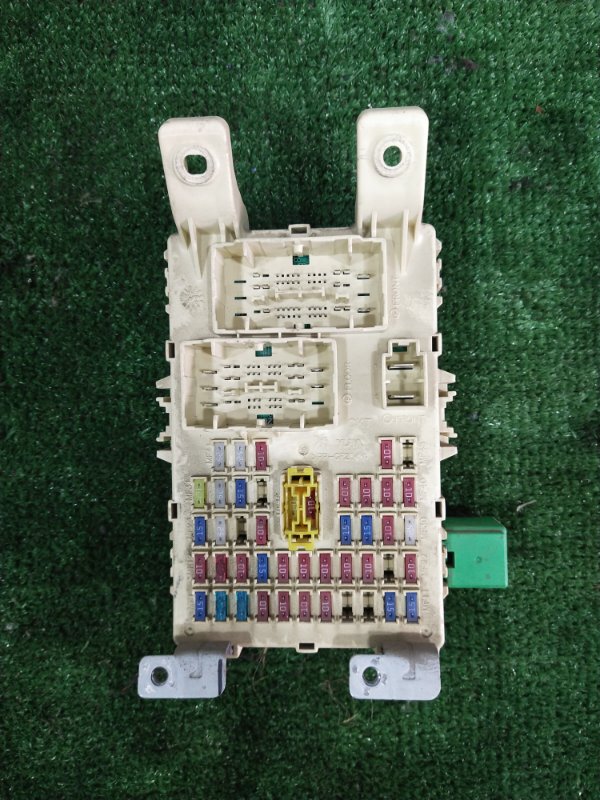 Блок предохранителей салонный, 2000 рублей, Красноярск