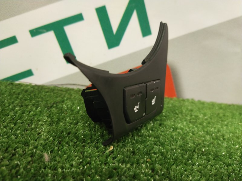 Кнопка обогрева сидений, 1000 рублей, Красноярск