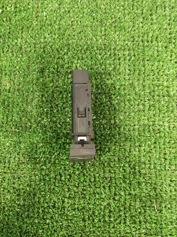 Кнопка обогрева лобового стекла, 500 рублей, Красноярск