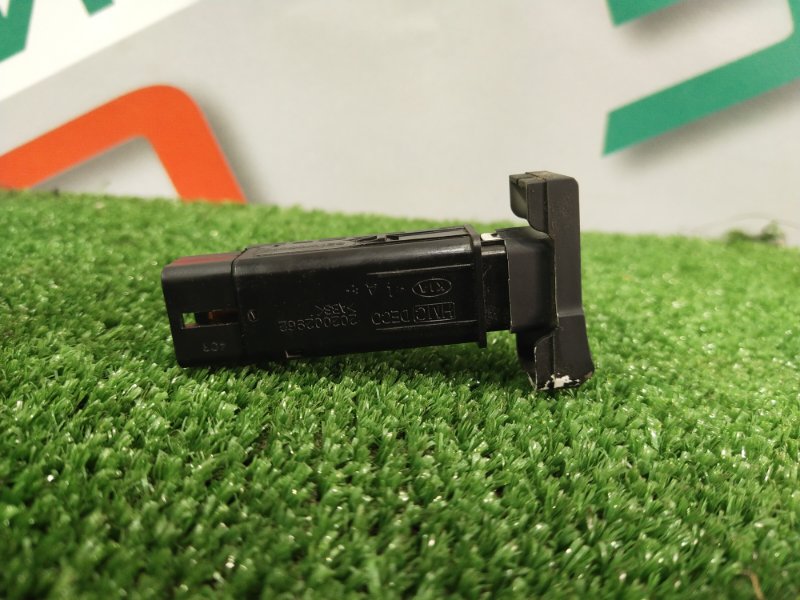 Кнопка обогрева лобового стекла, 500 рублей, Красноярск