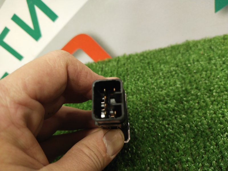 Кнопка обогрева лобового стекла, 500 рублей, Красноярск