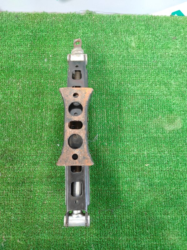 Домкрат, 2000 рублей, Красноярск