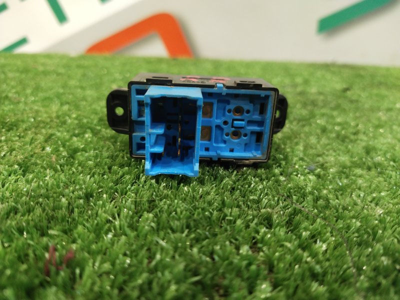 Кнопка стеклоподъемника, 500 рублей, Красноярск