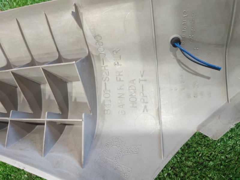 Накладка стойки лобового стекла, 300 рублей, Красноярск