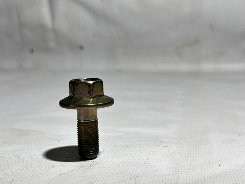 Болт шестерни распредвала, 300 рублей, Красноярск